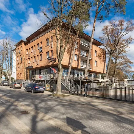 300 Planeta Z Garazem Appartement *