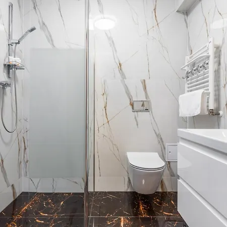 300 Planeta Z Garazem Appartement *