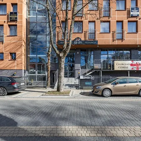 300 Planeta Z Garazem *